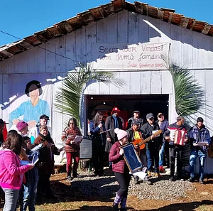 "O caminho é você caminhando".