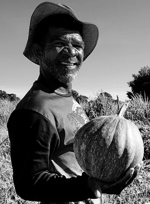Agricultor Marcio Realizando Colheita